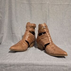 Chinese Laundry - Tan Woven Cutout Ankle Booties - Sz 9